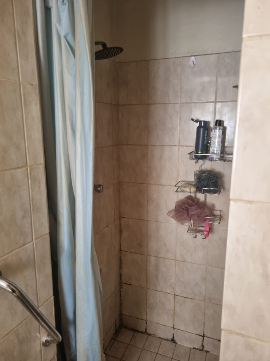 To Let 1 Bedroom Property for Rent in La Hoff North West